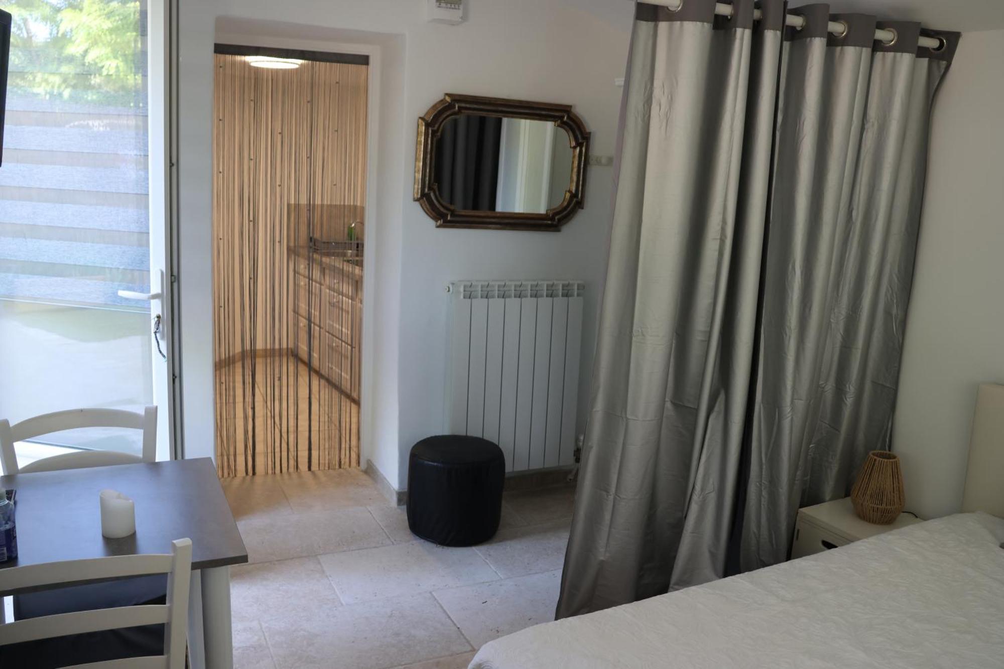 Les Bruns Apartment Saignon Exterior photo